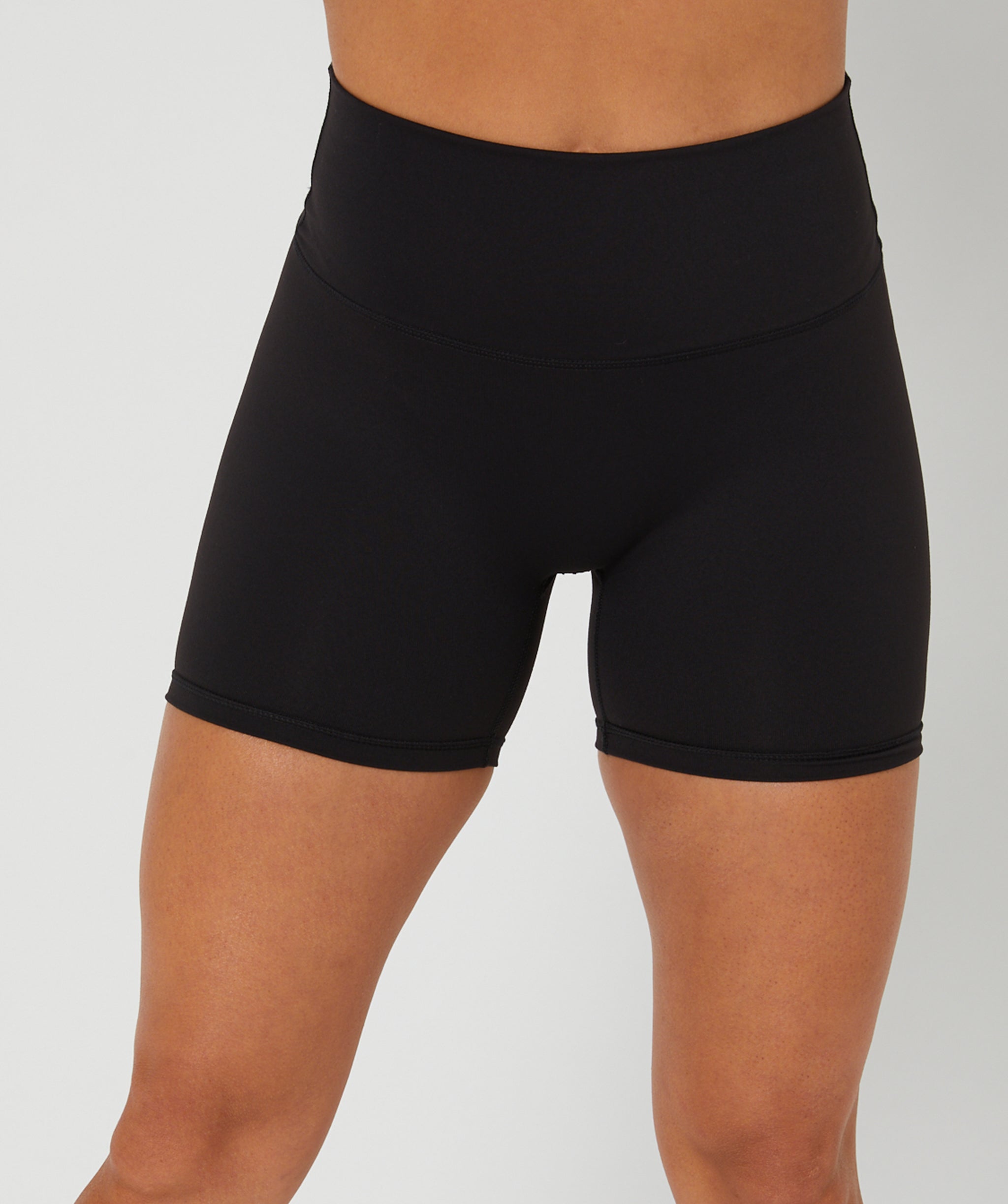 Core Scrunch Shorts Black