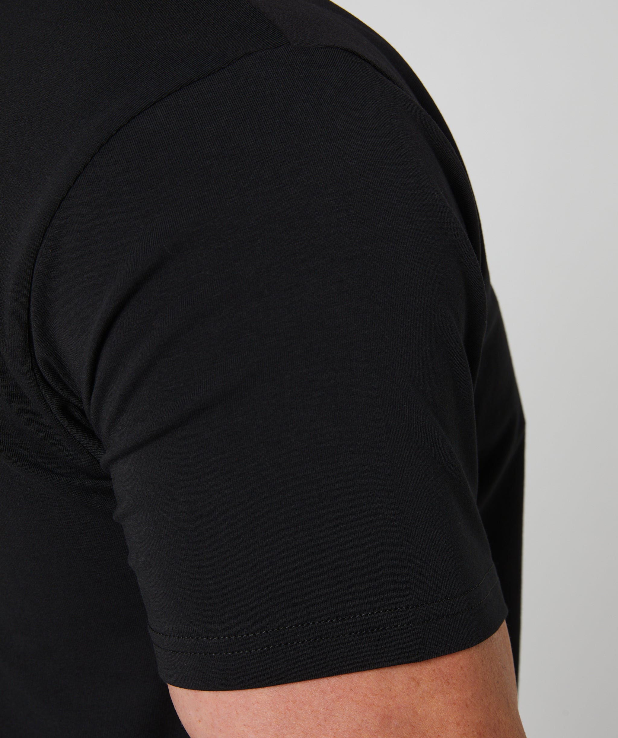 Champ Tee Black/Crimson